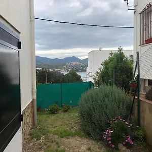 Planta Baixa Amb Jardi I Vistes Al Mar Llançà